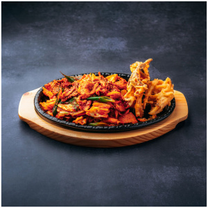 Jeyuk Bokkeum (제육 볶음)